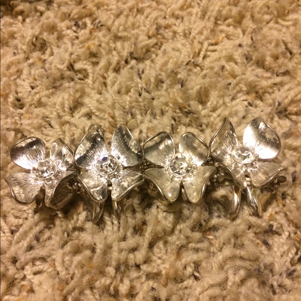 Silver flower and rhinestone chunky bracelet